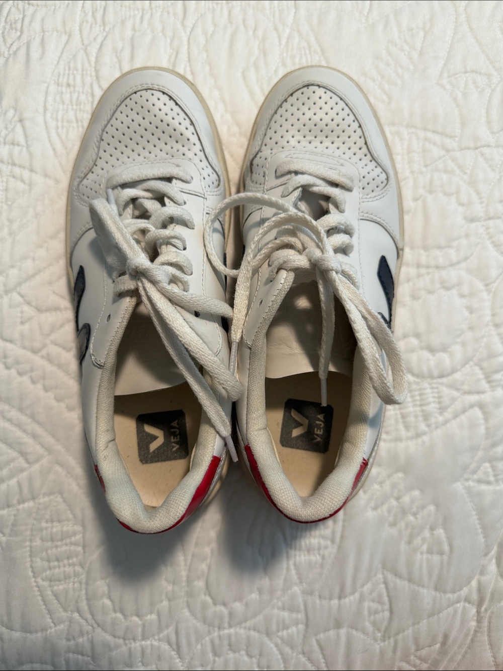 Veja sneaker size 7